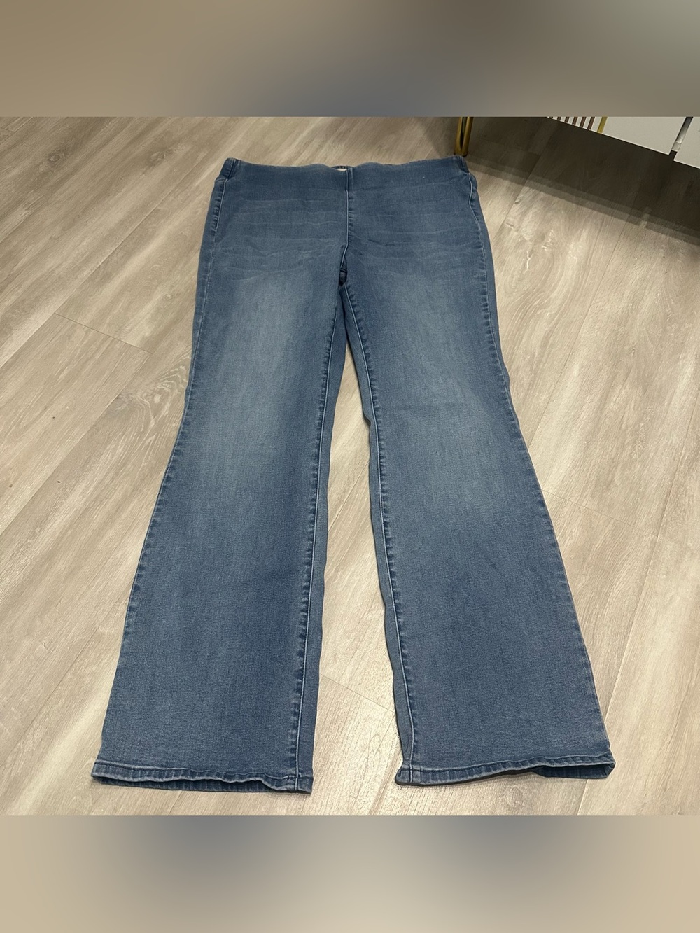 Soft Surroundings Light Wash Flare Wide Leg Pull On Jeans Sz L
